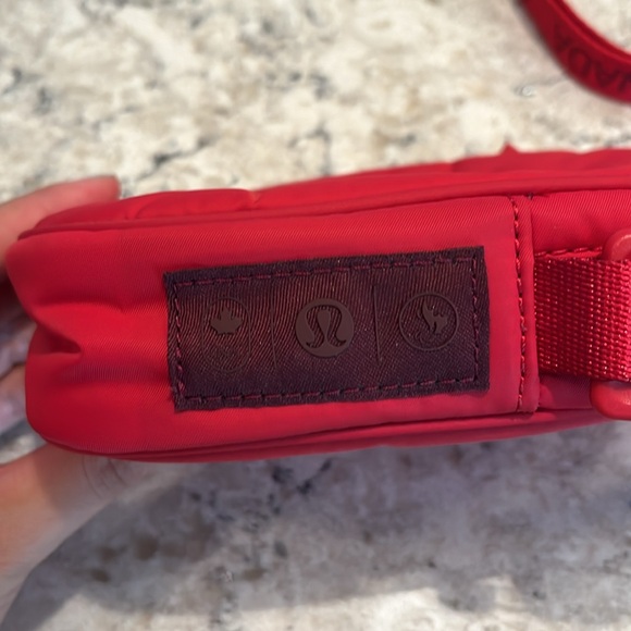 Lululemon Team Canada 2022 Future Legacy Crosbody Bag - Picture 3 of 4